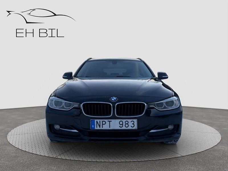 Begagnad BMW 320 Efficient Dynamics 163 HK (119 kW) 2013 Svart