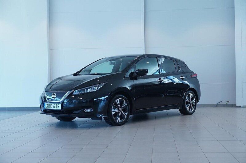 Svart Begagnad 2022 Nissan Leaf Tekna Halvkombi | 189 900 kr (Marknadspris) - Bild 1/4