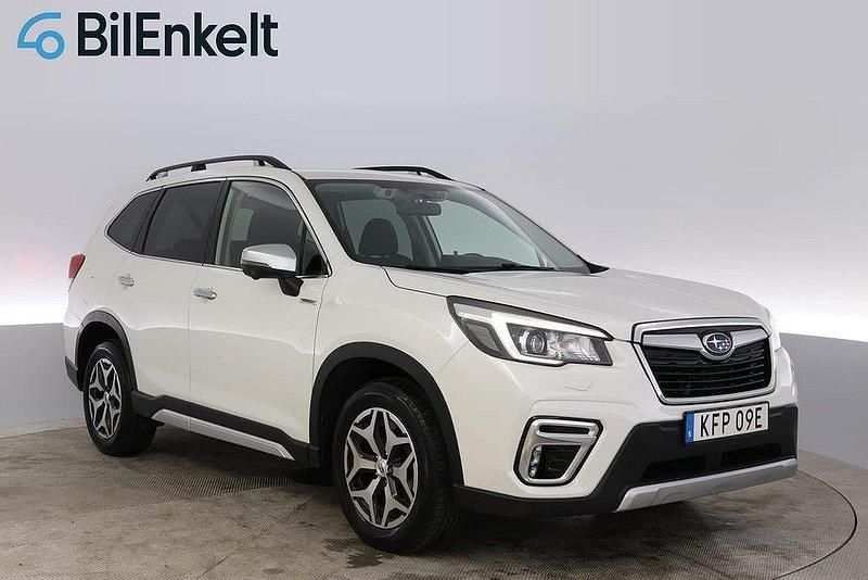 Vit Begagnad 2020 Subaru Forester Active SUV | 267 900 kr (Marknadspris) - Bild 1/4
