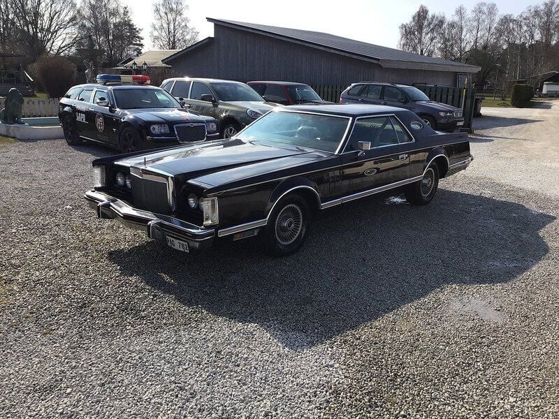 Flerfärgad Begagnad 1978 Lincoln Continental | 90 000 kr - Bild 1/4