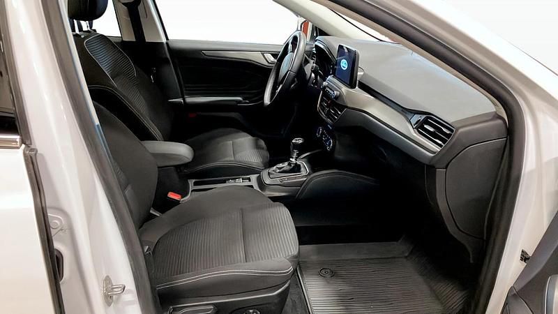 Begagnad Ford Focus Titanium 120 HK (88 kW) 2020 Vit Kombi