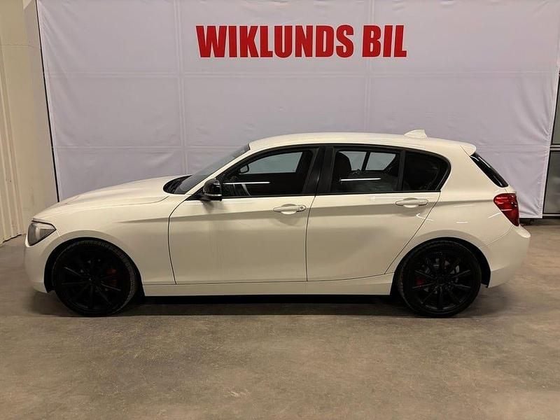 Begagnad BMW 116 116 HK (85 kW) 2011 Vit Halvkombi