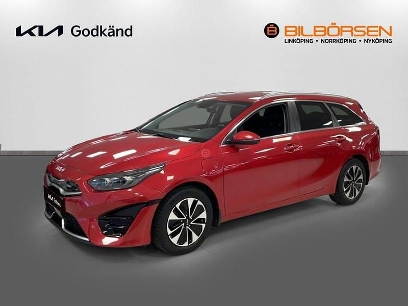 Röd Begagnad 2023 Kia Ceed Sportswagon Advance Kombi | 249 900 kr (Marknadspris) - Bild 1/4