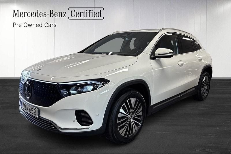 Vit Begagnad 2024 Mercedes EQA300 SUV | 448 800 kr (Bra pris) - Bild 1/4
