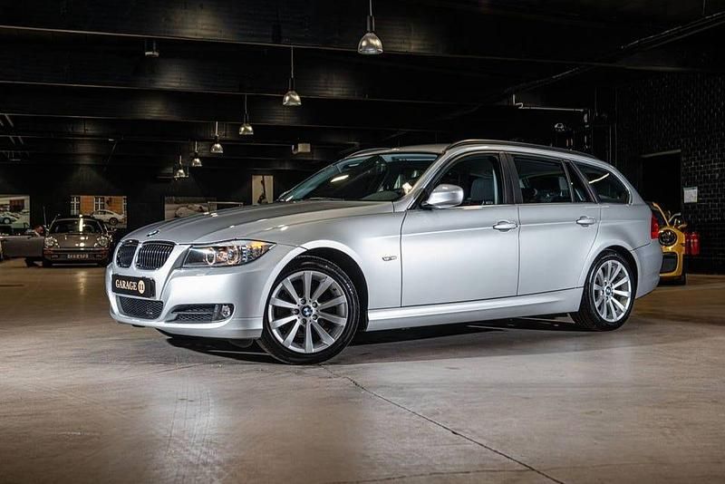 Begagnad BMW 325 218 HK (160 kW) 2012 Grå Kombi