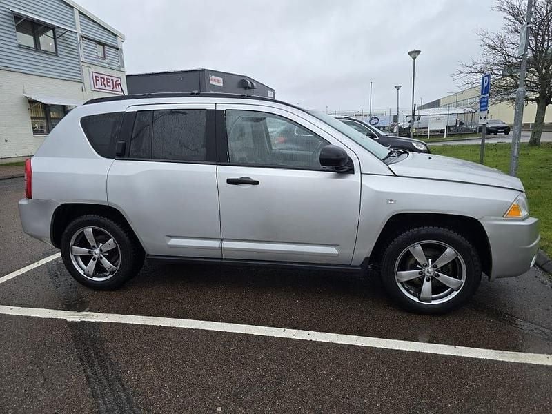 Begagnad Jeep Compass 140 HK (102 kW) 2007 SUV