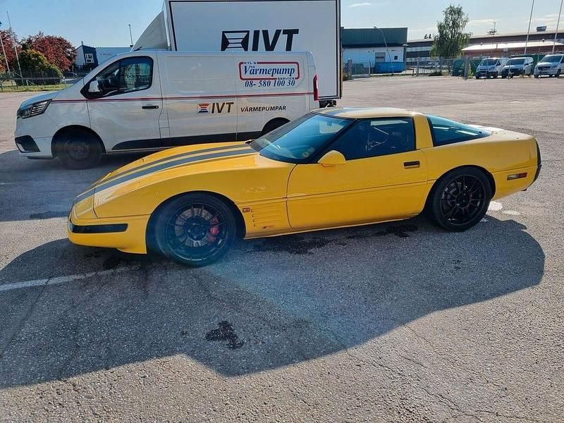 Begagnad Chevrolet Corvette C4 LT 305 HK (224 kW) 1992 Gul Sportkupé
