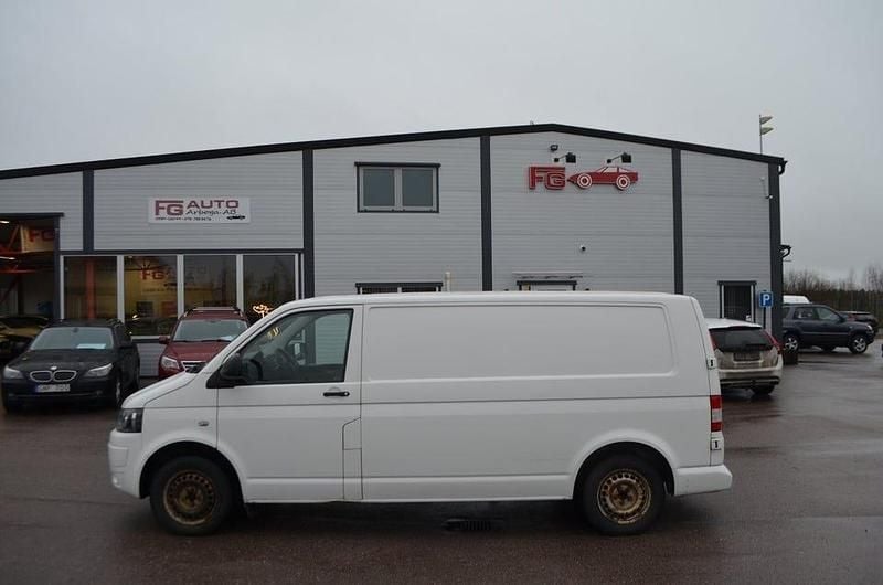 Vit Begagnad 2011 VW T5 Van | 79 000 kr (Marknadspris) - Bild 1/4
