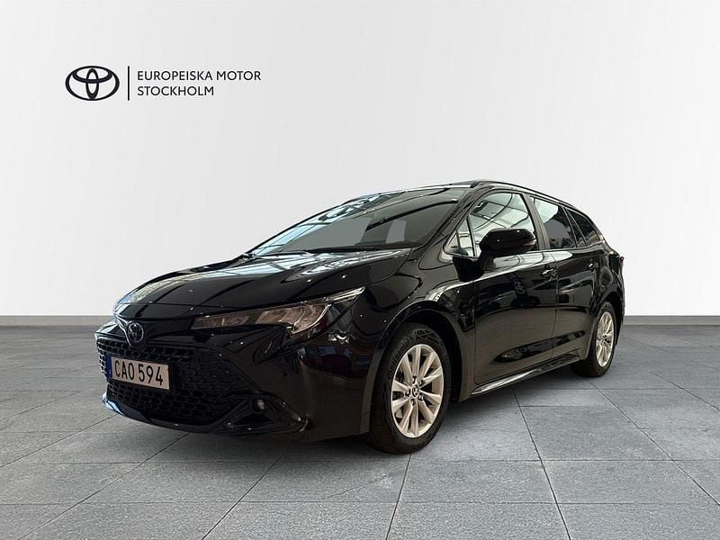Svart Begagnad 2023 Toyota Corolla Active Kombi | 254 900 kr (Bra pris) - Bild 1/3