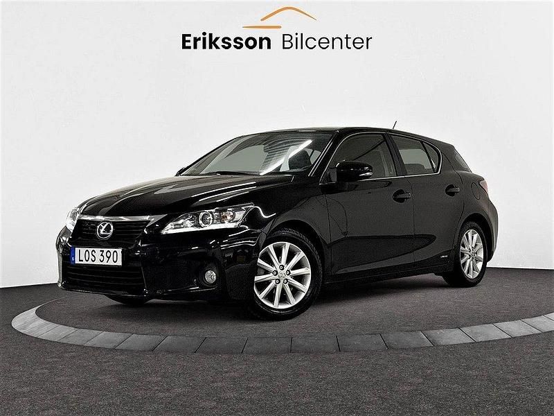 Svart Begagnad 2011 Lexus CT200h Executive Line Halvkombi | 99 900 kr (Marknadspris) - Bild 1/4
