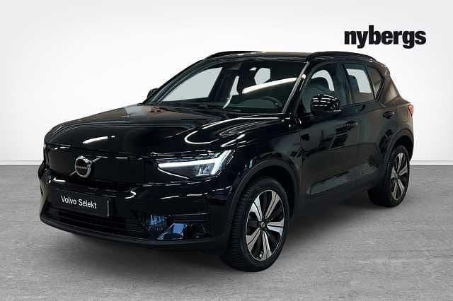 Svart Begagnad 2023 Volvo XC40 Core SUV | 299 000 kr (Marknadspris) - Bild 1/4