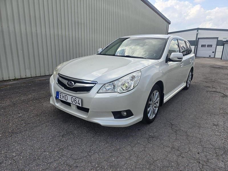 Gul Begagnad 2011 Subaru Legacy Kombi | 53 000 kr - Bild 1/4