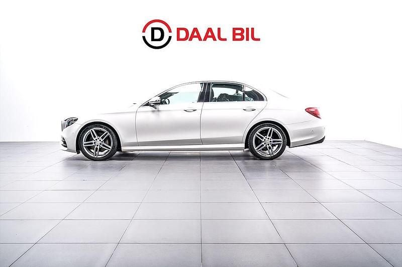 Vit Begagnad 2019 Mercedes E200 AMG Sedan | 319 700 kr (Marknadspris) - Bild 1/4