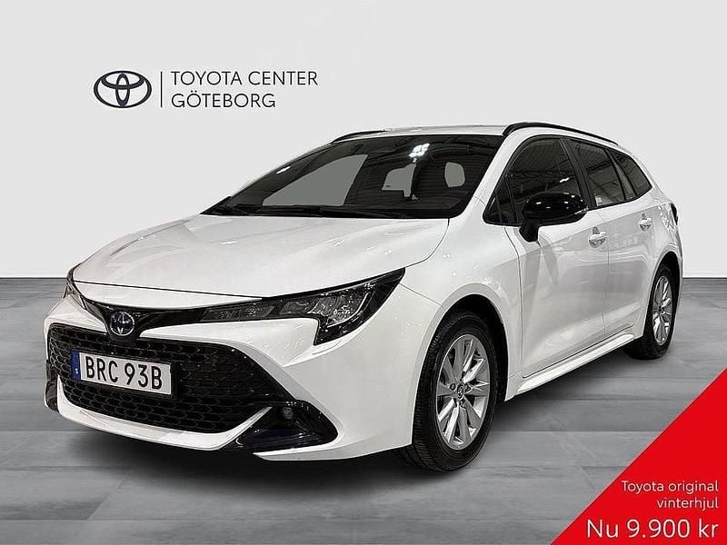 Vit Begagnad 2025 Toyota Corolla Active Kombi | 289 900 kr (Bra pris) - Bild 1/3