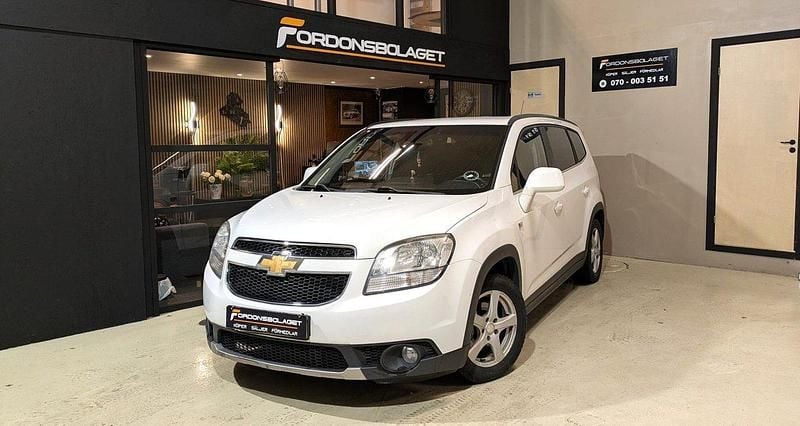 Vit Begagnad 2011 Chevrolet Orlando Minibuss | 54 900 kr (Marknadspris) - Bild 1/4