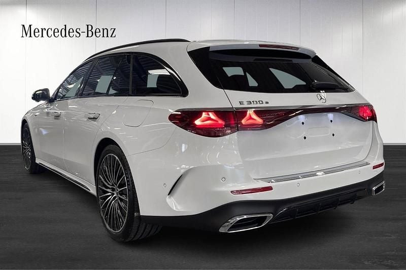 Ny Mercedes E300 AMG 334 HK (245 kW) 2025 Vit Kombi