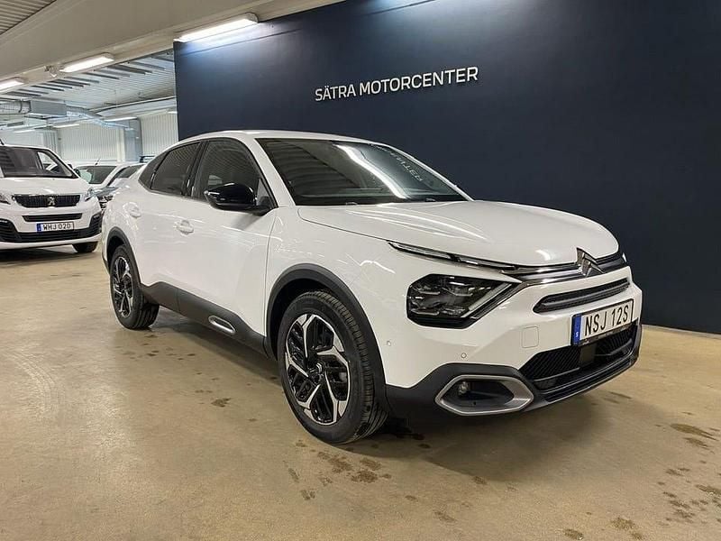 Vit Begagnad 2023 Citroën C4 X Shine SUV | 264 900 kr (Marknadspris) - Bild 1/4