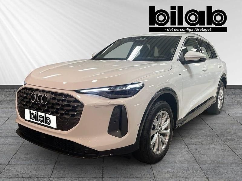 Arkonavit Ny 2025 Audi Q5 Proline SUV | 659 000 kr (Marknadspris) - Bild 1/4