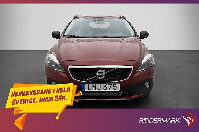 Begagnad Volvo V40 CC Summum 177 HK (130 kW) 2014 Röd Kombi