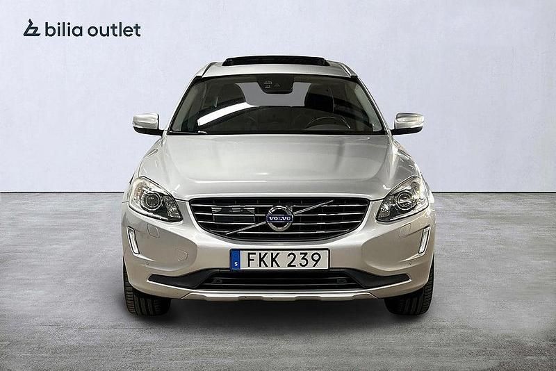 Begagnad Volvo XC60 Summum 230 HK (169 kW) 2015 Silver SUV