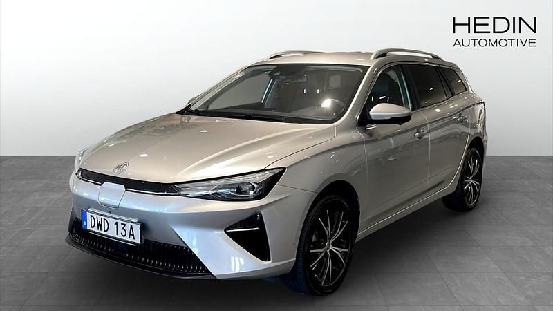 Grå (silver) Begagnad 2022 MG MG5 EV Kombi | 239 900 kr (Dyr) - Bild 1/4