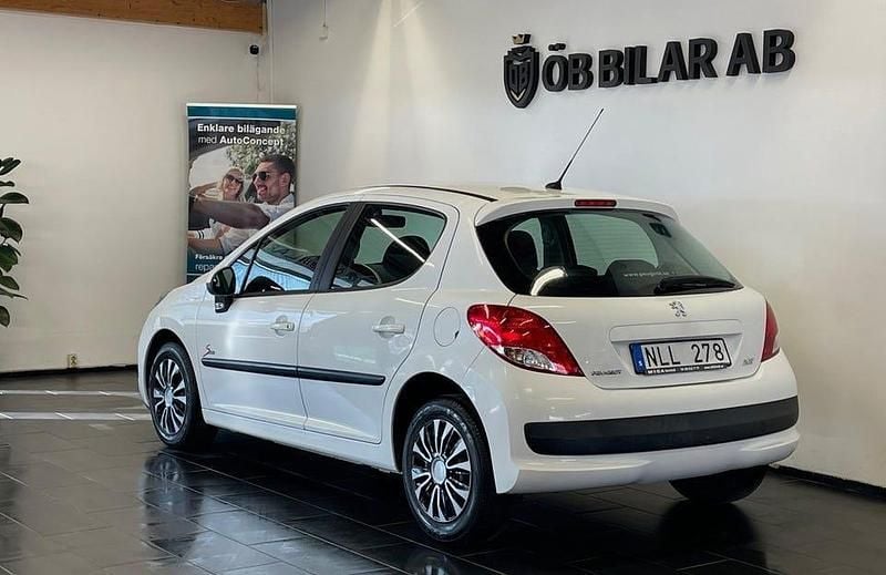 Begagnad Peugeot 207 95 HK (69 kW) 2010 Vit