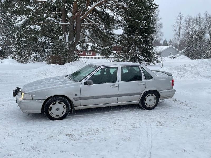 Begagnad 1999 Volvo S70 Sedan | 10 000 kr (Superpris) - Bild 1/4