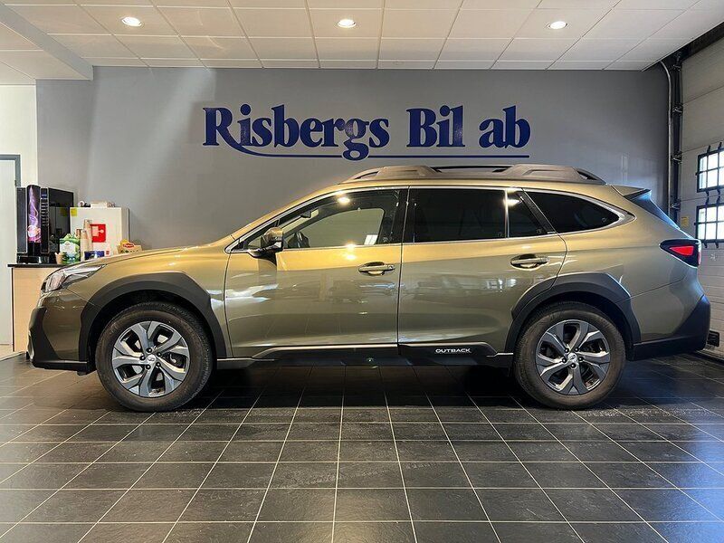 Ljusbrun Begagnad 2021 Subaru Outback SUV | 337 900 kr (Superpris) - Bild 1/4