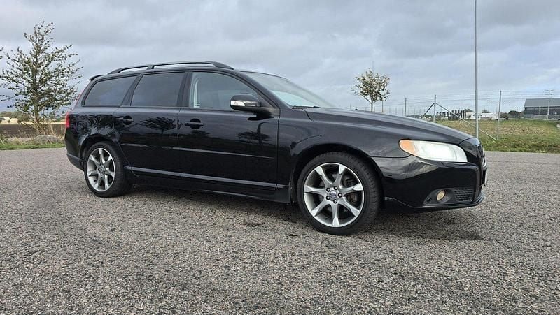 Svart Begagnad 2010 Volvo V70 Kombi | 98 000 kr (Marknadspris) - Bild 1/4