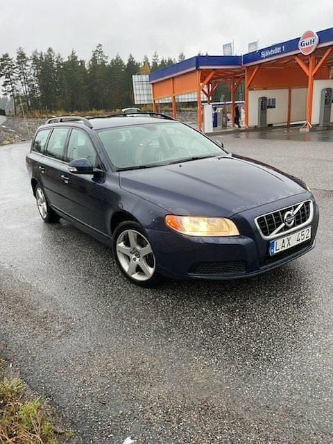 Blå Begagnad 2011 Volvo V70 Kinetic Kombi | 34 995 kr - Bild 1/4