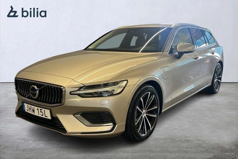 Ljusgrå (grå) Begagnad 2024 Volvo V60 Plus Kombi | 515 000 kr (Lite dyr) - Bild 1/3