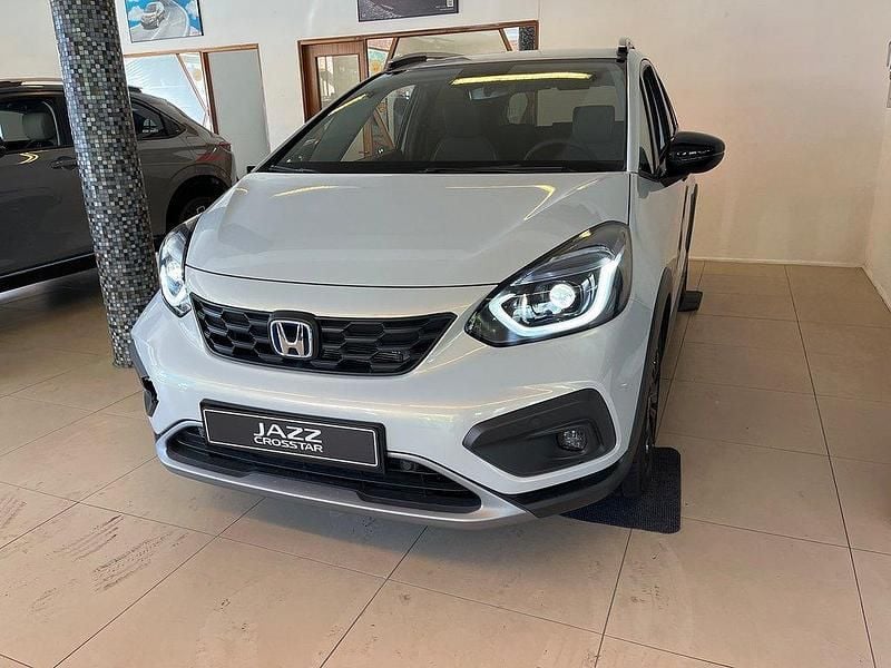 Vit Ny 2025 Honda Jazz Halvkombi | 317 800 kr (Marknadspris) - Bild 1/4