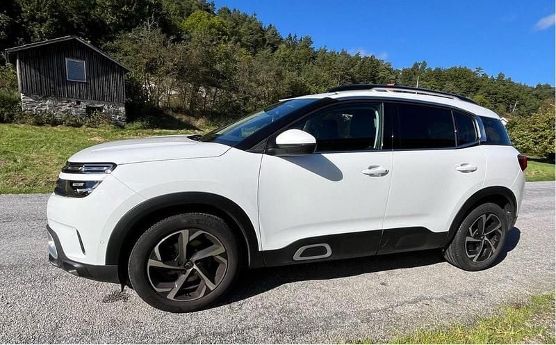 Vit Begagnad 2021 Citroën C5 Aircross PureTech SUV | 198 000 kr (Bra pris) - Bild 1/4