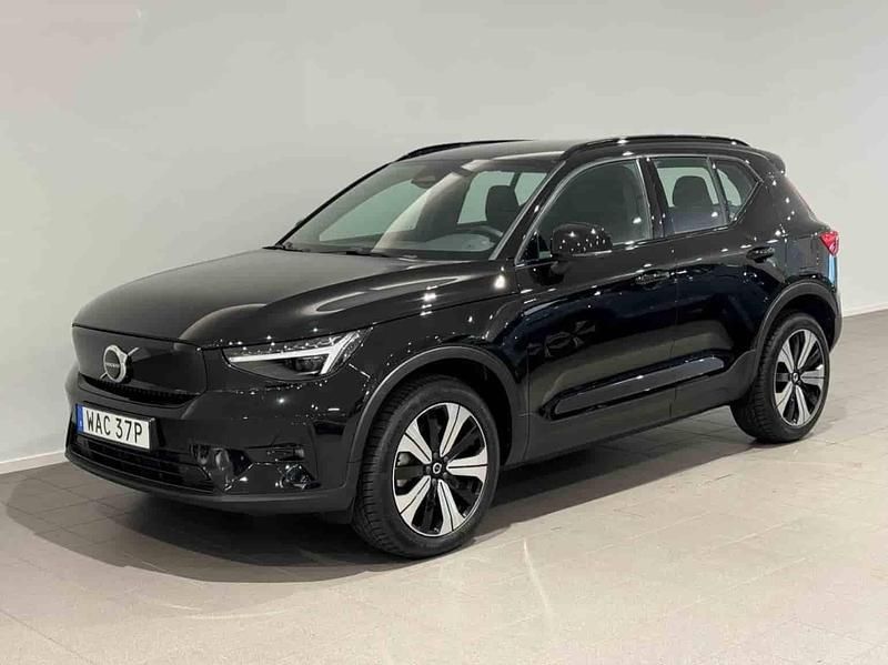 Svart Begagnad 2023 Volvo XC40 Single Motor SUV | 344 500 kr - Bild 1/1