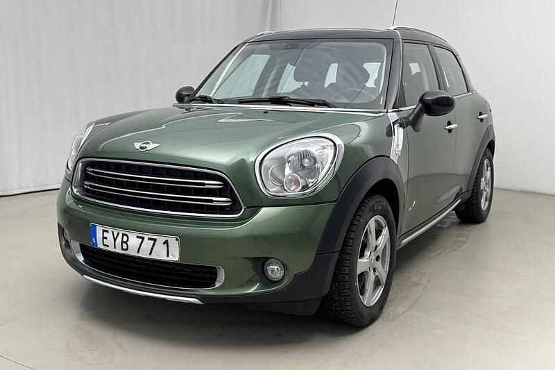Grön Begagnad 2015 Mini Cooper D Countryman Chili SUV | 118 000 kr (Marknadspris) - Bild 1/4