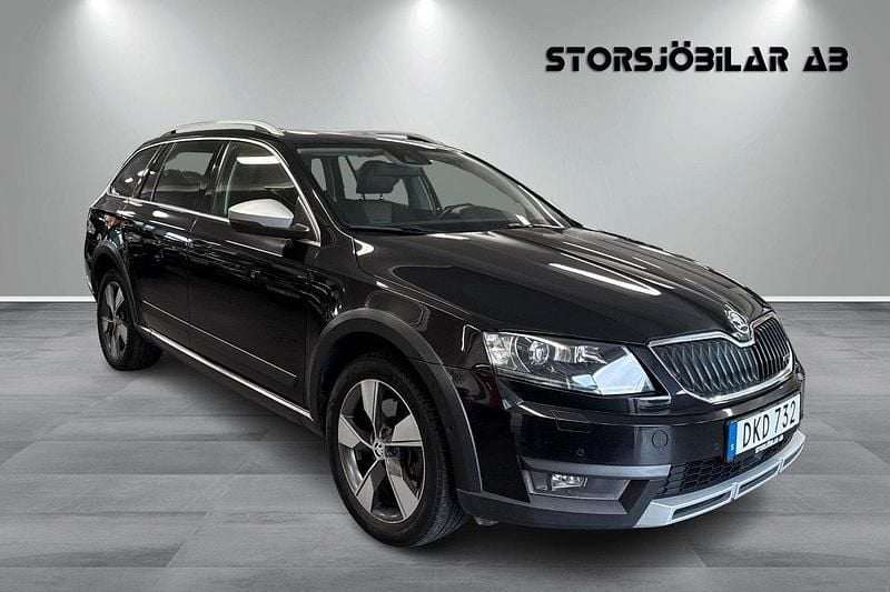 Svart Begagnad 2014 Skoda Octavia Scout Business Line Kombi | 169 000 kr (Marknadspris) - Bild 1/4
