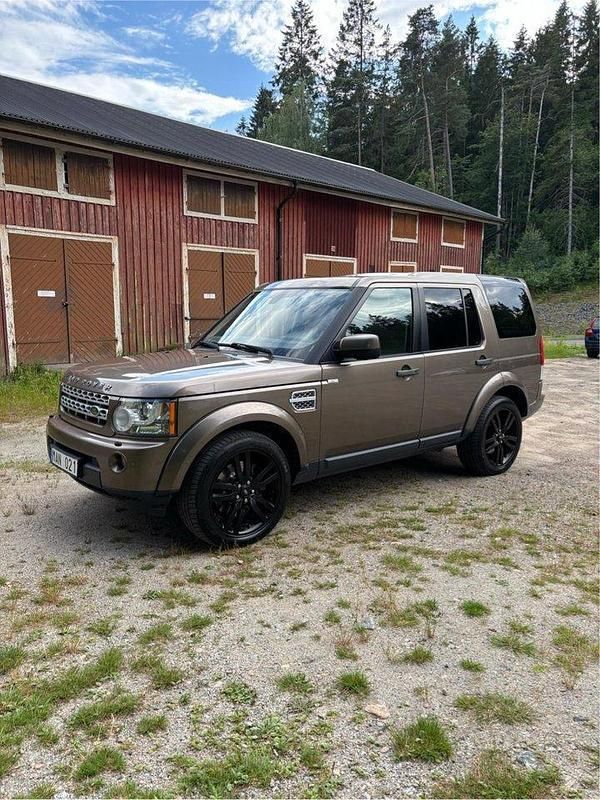 Brun Begagnad 2012 Land Rover Discovery 4 SUV | 210 000 kr (Bra pris) - Bild 1/4