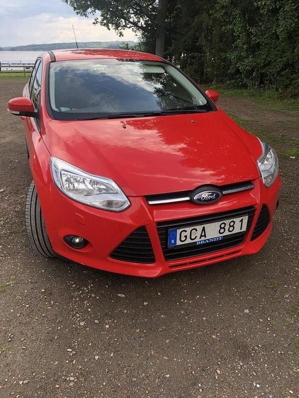 Röd Begagnad 2013 Ford Focus Kombi | 33 000 kr (Bra pris) - Bild 1/4