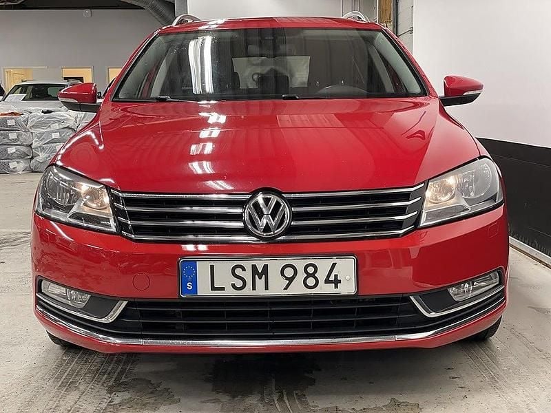 Begagnad VW Passat 140 HK (102 kW) 2015 Tornado red Kombi