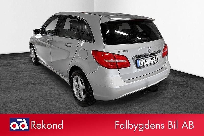 Begagnad Mercedes B180 109 HK (80 kW) 2012 Silver Minibuss