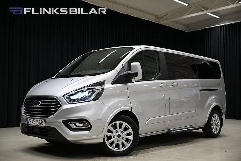 Begagnad Ford Tourneo Titanium 170 HK (125 kW) 2019 Grå Minibuss