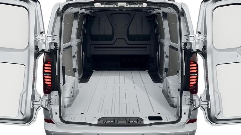 Ny VW Transporter 151 HK (111 kW) 2025 Light grey metallic Van