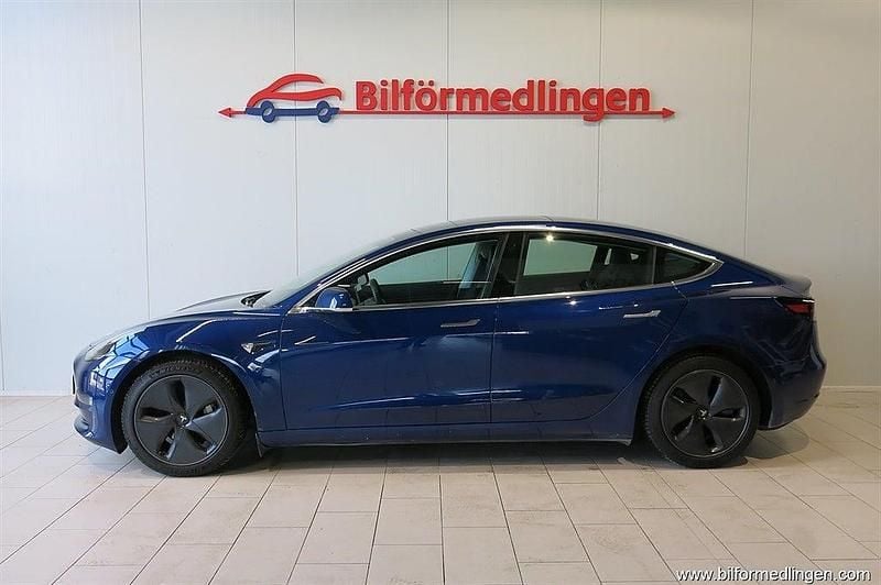 Begagnad Tesla Model 3 Long Range AWD 366 kW (498 HK) 2020 Blå Sedan