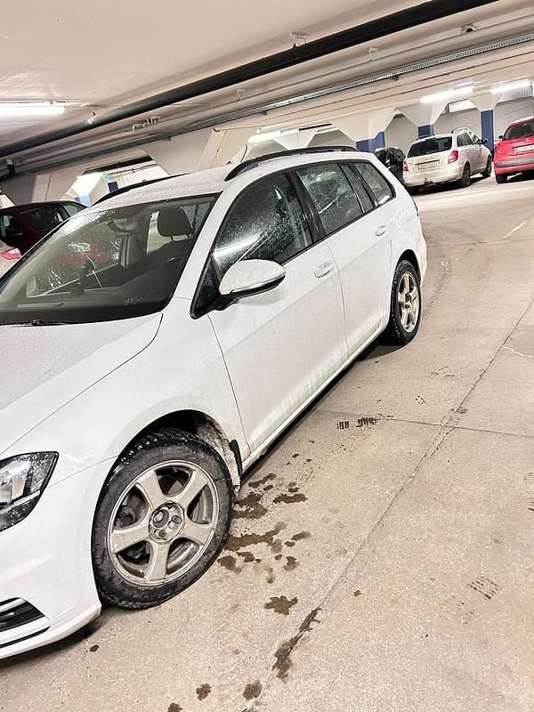 Begagnad VW Golf VII 130 HK (95 kW) 2019 Kombi