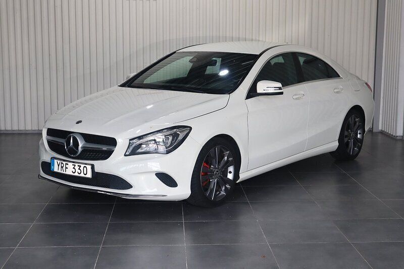 Vit Begagnad 2017 Mercedes CLA200 Sportkupé | 179 900 kr (Bra pris) - Bild 1/4