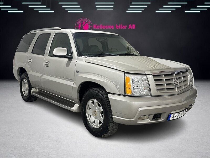 Begagnad Cadillac Escalade 350 HK (257 kW) 2005 Silver SUV