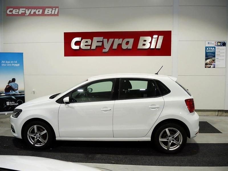 Begagnad VW Polo 90 HK (66 kW) 2016 Vit Halvkombi