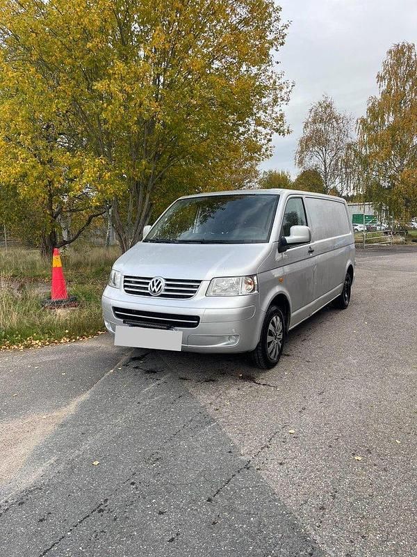 Grå Begagnad 2008 VW T5 Van | 58 000 kr (Marknadspris) - Bild 1/4