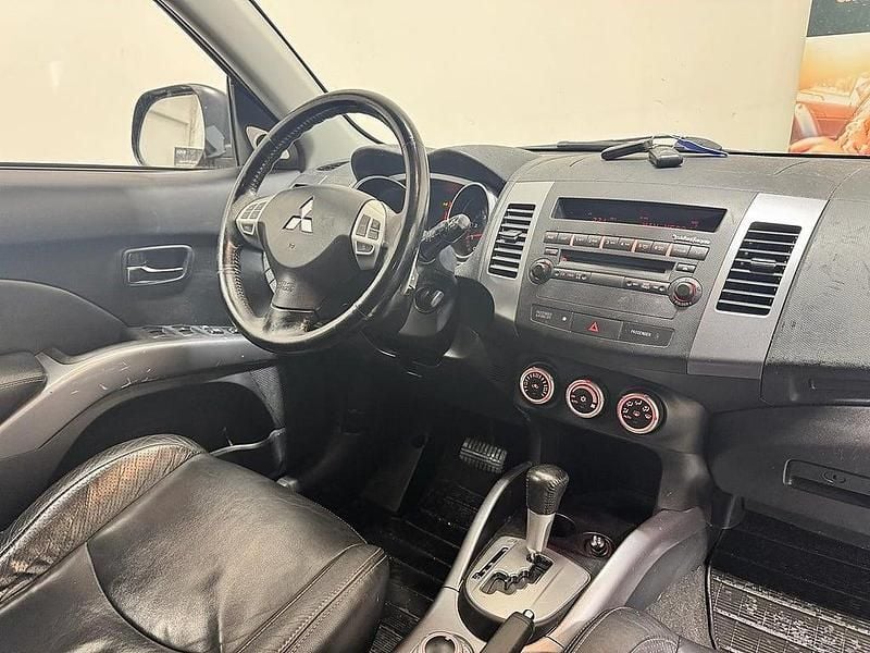 Begagnad Mitsubishi Outlander 170 HK (125 kW) 2007 Röd SUV