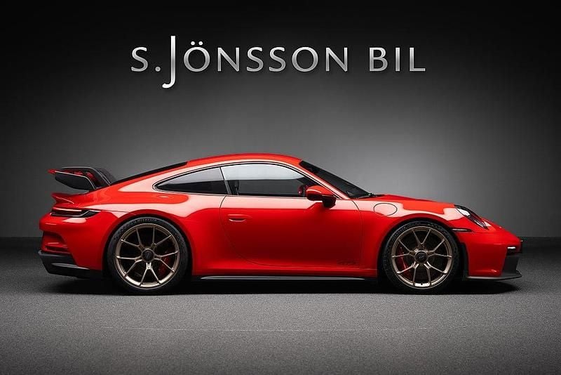 Begagnad Porsche 992 510 HK (375 kW) 2022 Guards red